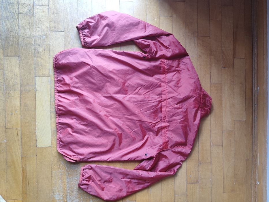 Czerwona, cienka, przeciwdeszczowa kurtka bez kaptura GAP