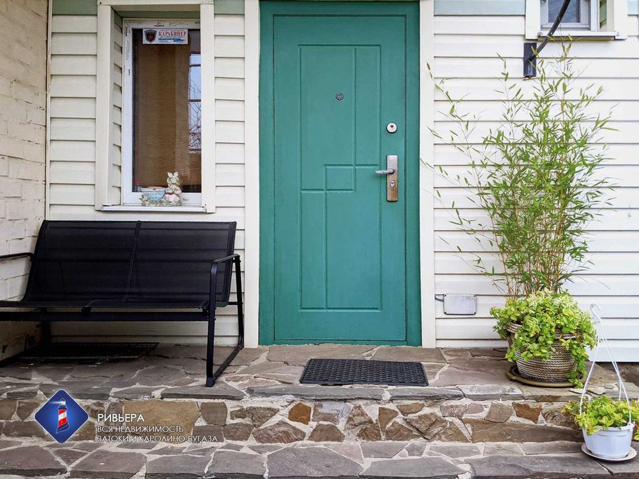 Продам дом в Каролино-Бугазе. Камин, летняя веранда, 3 спальни.