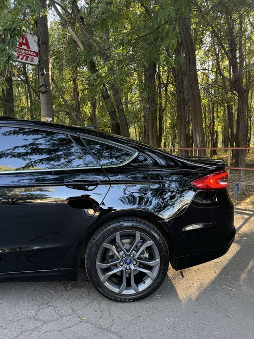 Продам ford fushion 2017 hybrid
