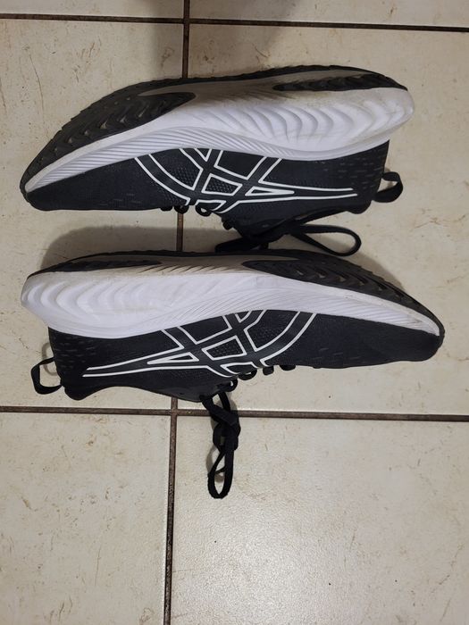Buty do biegania ASICS r. 42 Gel-Excite 10