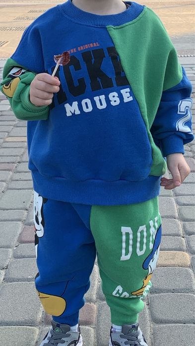 Продам детский костюм Зара