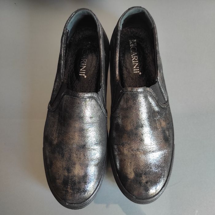 Buty Carinii – skóra naturalna – rozmiar 40 – slip-on