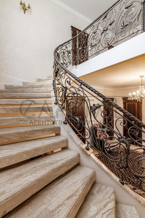 Продажа дома с бомбоубежищем, с. Хотов