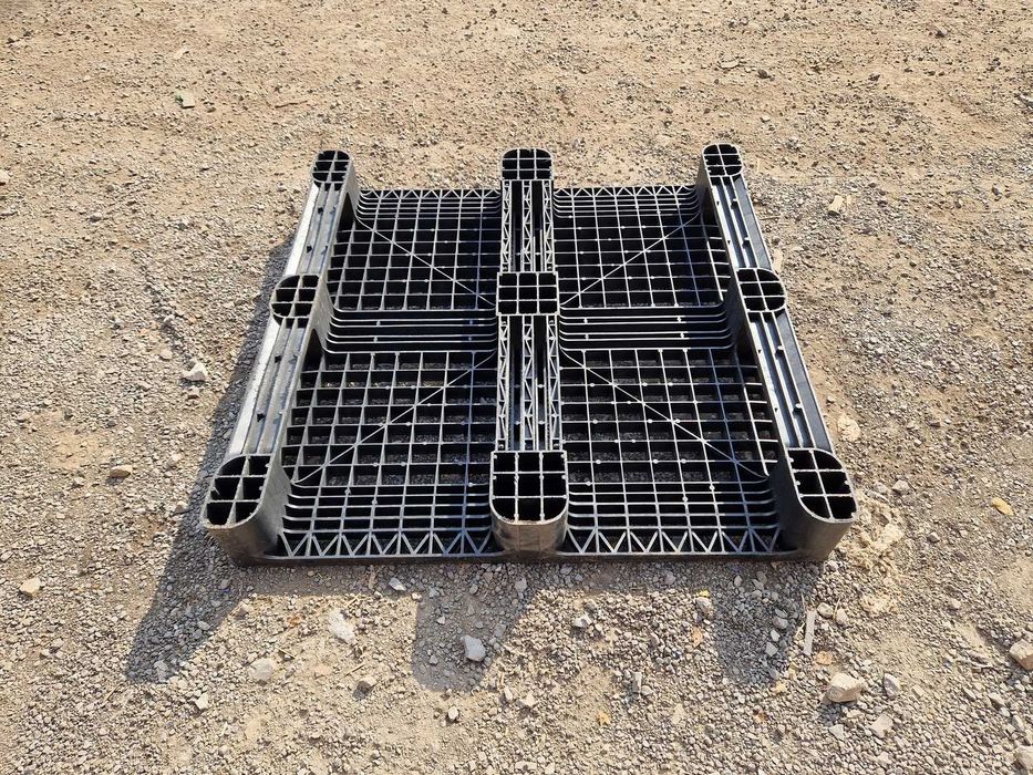 Palety plastikowe 114x114 cm paleta plastikowa pod mauzer podest basen