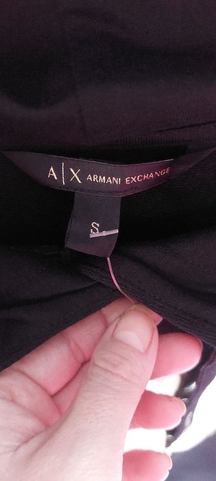 Sukienki Armani Oryginalne