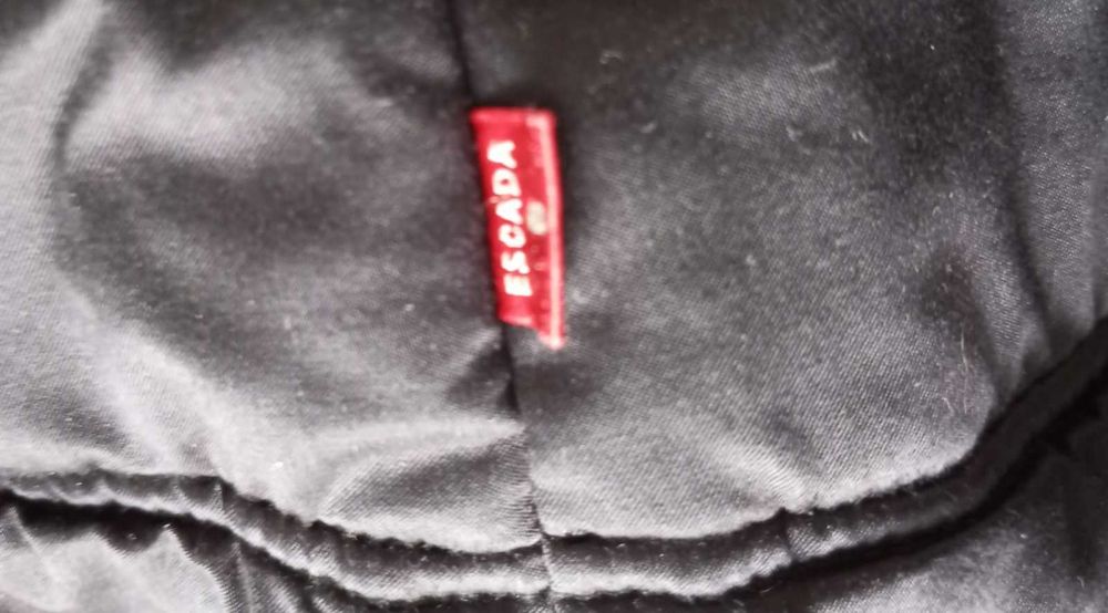 Parka preta (16) da Escada