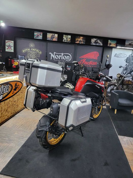 QJ MOTOR SRT 700X Campanha