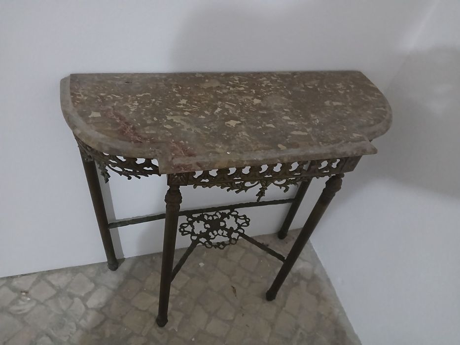 Mesa de entrada com espelho