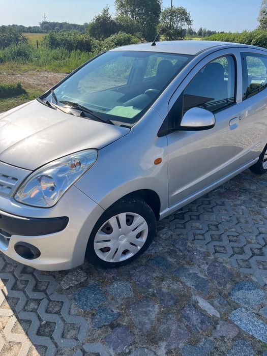 Nissan PiXO 2009 rok