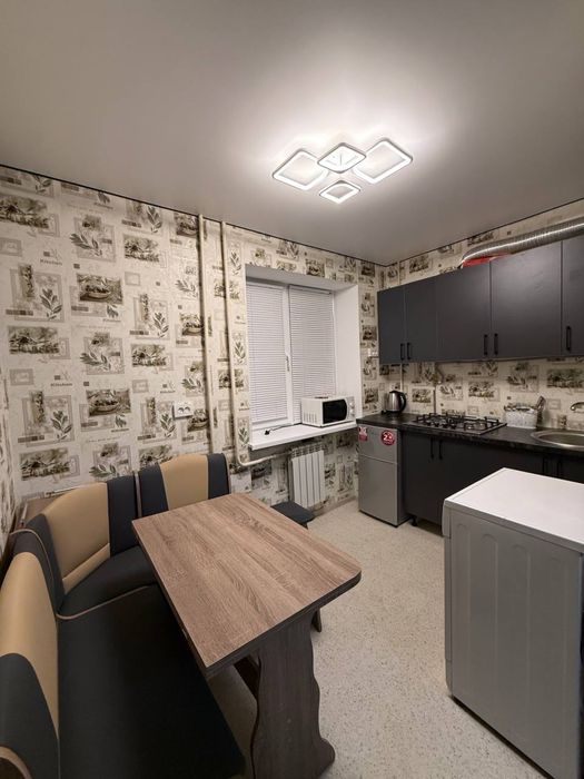 З (09.02) ВІЛЬНА!!Подобово 2-х кімнатна квартира