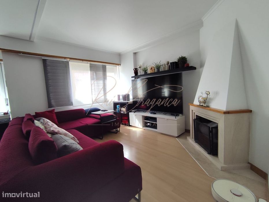 Apartamento Remodelado ha 4 anos à venda na Avenida de Fitares