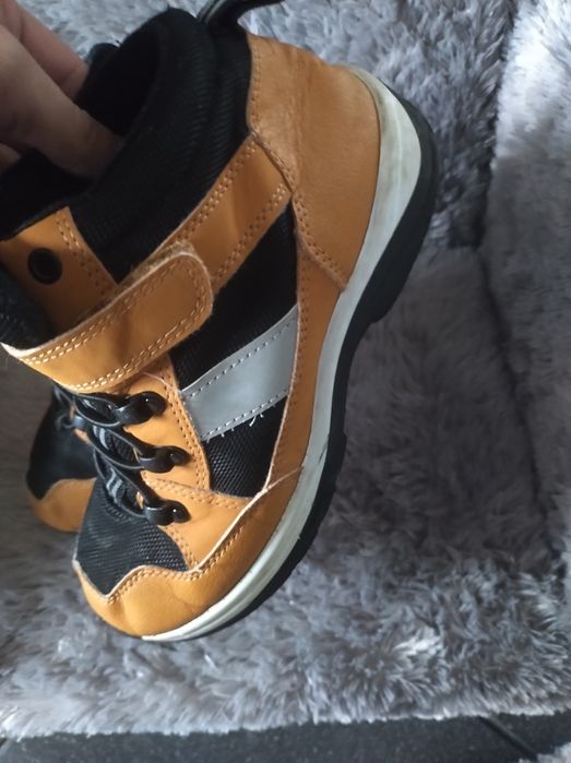 Ocieplane botki dla chłopca Sinsay