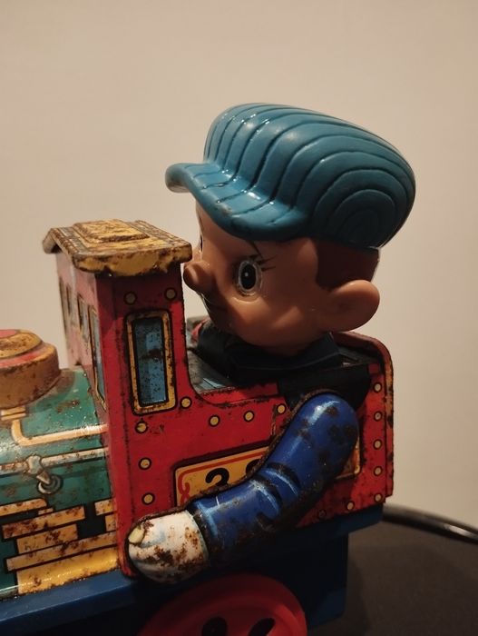 Brinquedo antigo em chapa