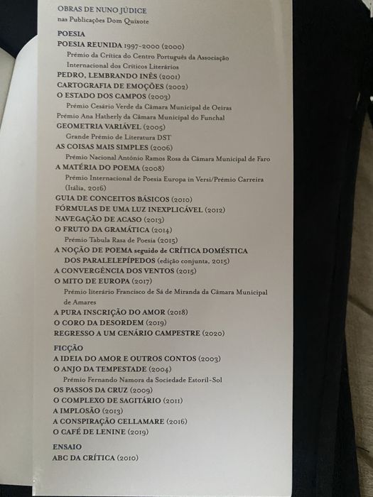 Livro Poesia de Nuno Júdice “Regresso a um Cenário Campestre”