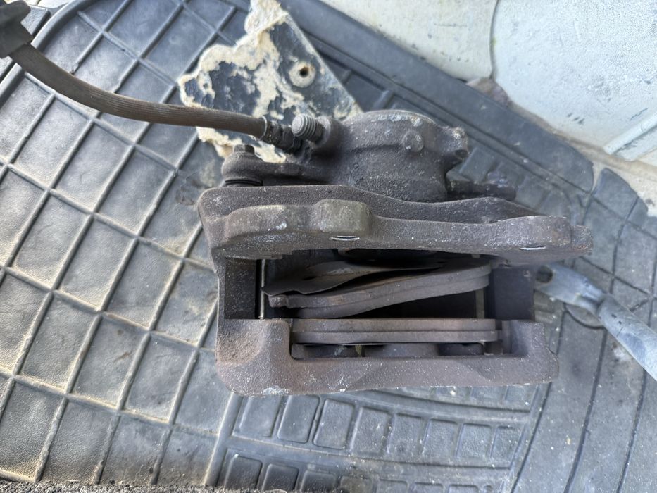 PINÇA DE TRAVAO FRENTE ESQUERDA CITROEN JUMPY 2.0 HDI ANO 2004