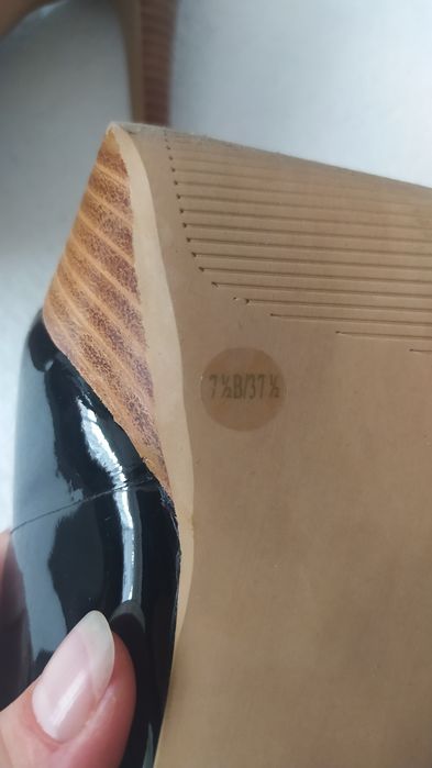 Szpilki czarne lakierki r. 37,5 Jessica Simpson