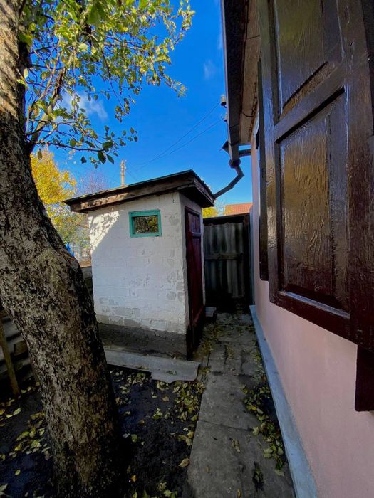 Продам ДОМ г. Лозовая в городе (р-н поликлиники)