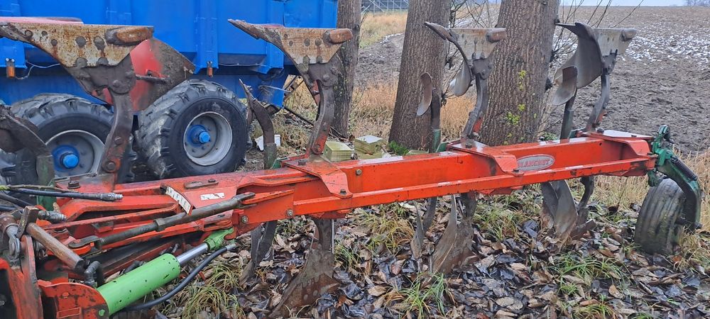 Pług KVERNELAND 4 obrotowy vario