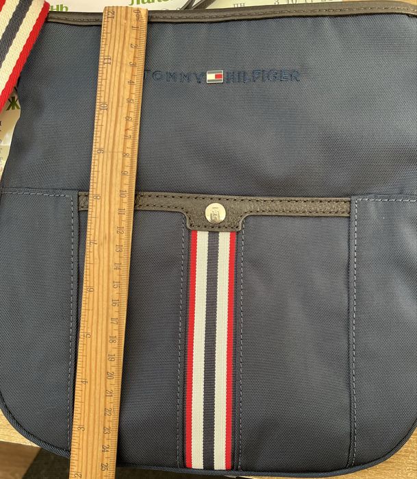 Продам чоловічу сумку-месенджер Tommy Hilfiger