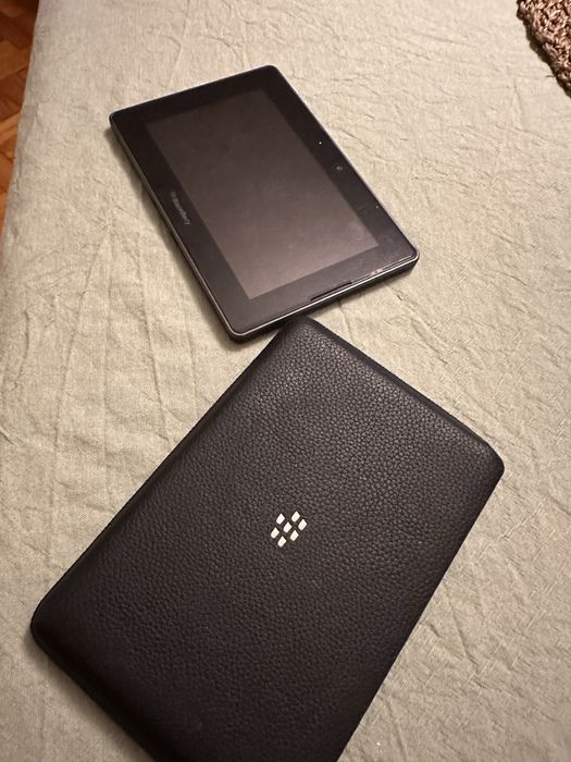 BlackBerry PlayBook Tablet 16GB with Case and Charger63824218342659121