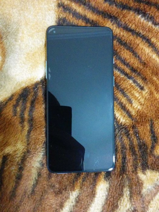 Oneplus 9r 8/128 на запчастини або під відновлення