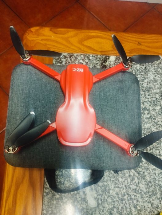 Drone lyzrc pro.