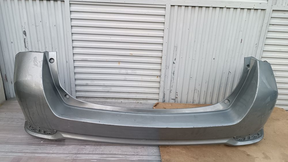 Vendo parachoque de trás Toyota Auris ano 2006/12