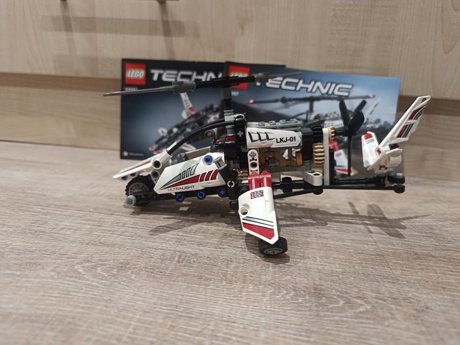 LEGO Technic Ultralight Helicopter (42057)
