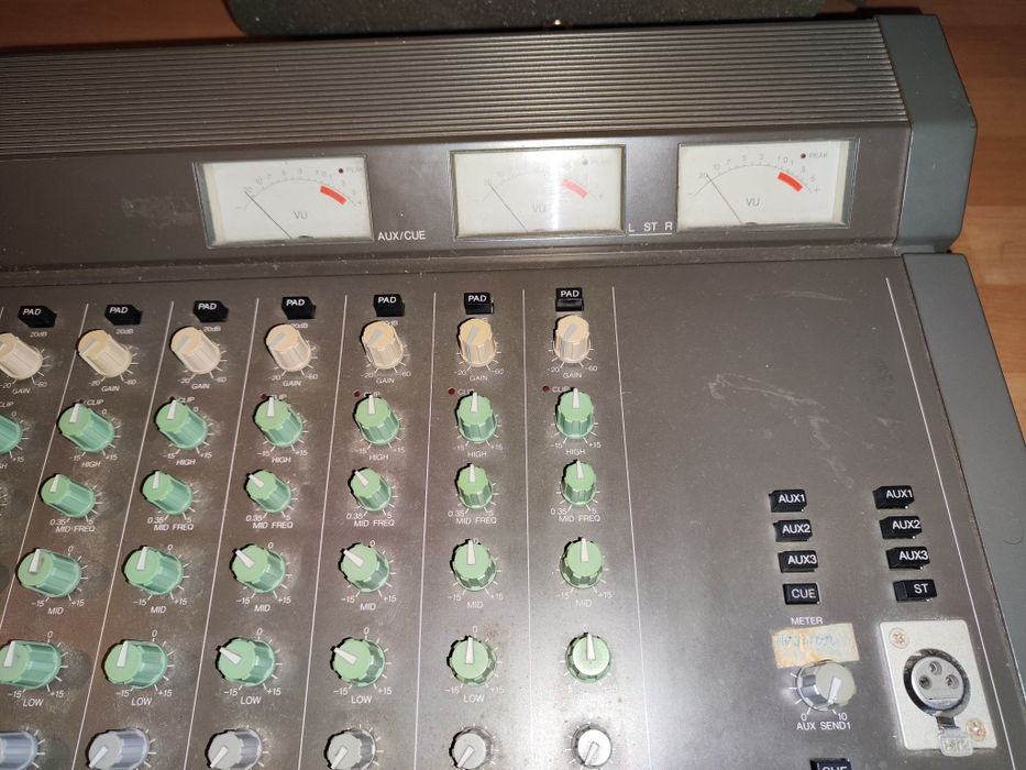 Mesa Mistura YAMAHA MC1602