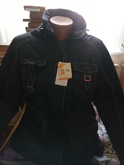 Курточка спортивна