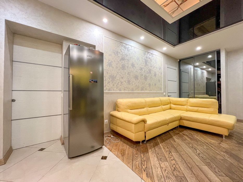 !БЕЗ КОМІСІЇ 3-кімнатна квартира з терасами у ближньому  центрі Львова