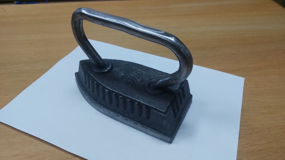 Чугунный утюг ЗИЛ раритет 3,5 кг