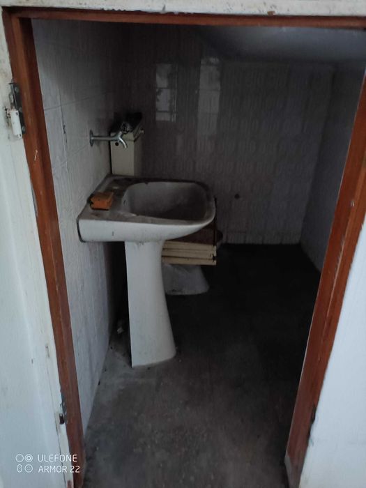 Arrenda-se garagem armazém