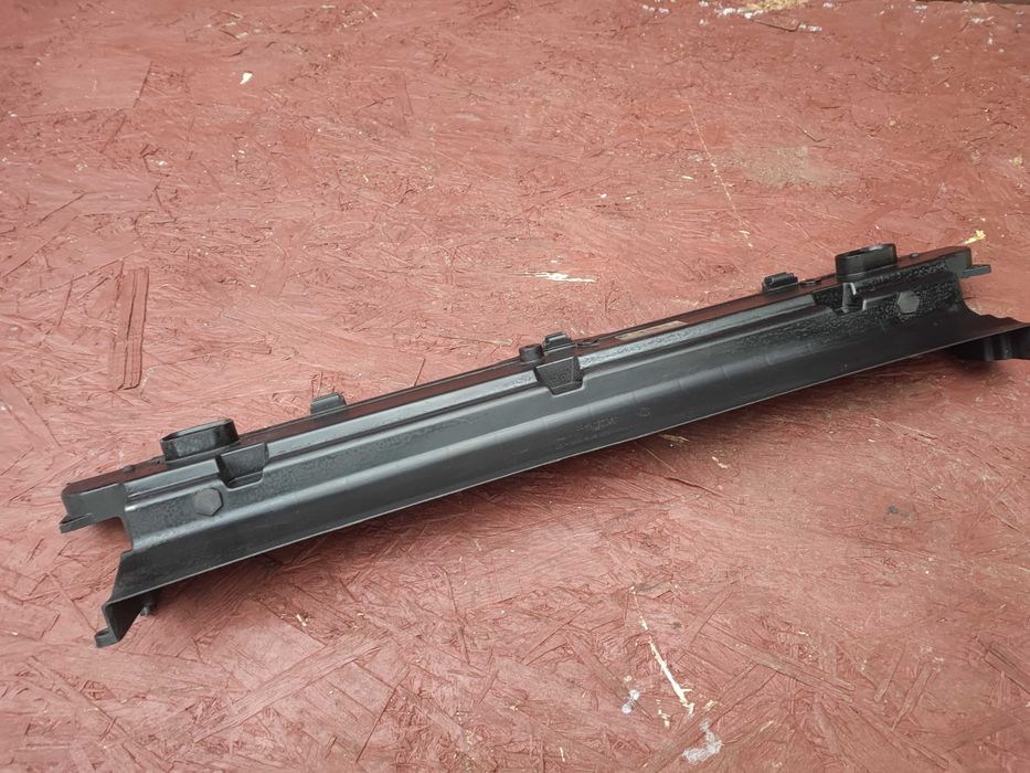 BMW E60 / E61 ORYGINALAN Pokrywa / obudowa górna chłodnicy wody OEM