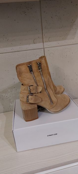 Buty damskie zamszowe r. 40