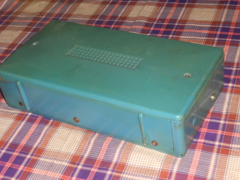Radio antigo vintage a pilhas Philips