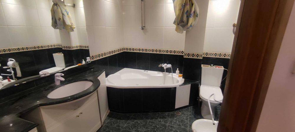 Центр, метро Золоті ворота, Львівська площа , Бульварно-Кудрявська  6.
