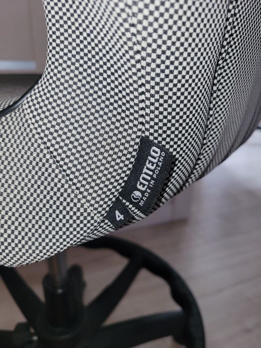 Krzesło do biurka Entelo 4