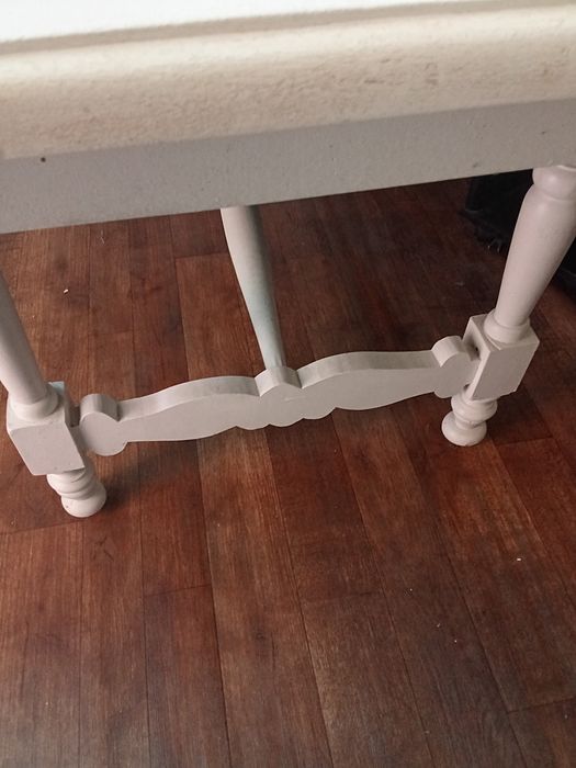 Vendo mesa em mui bom estado, O preço é 150 euros mas pode ser negociável