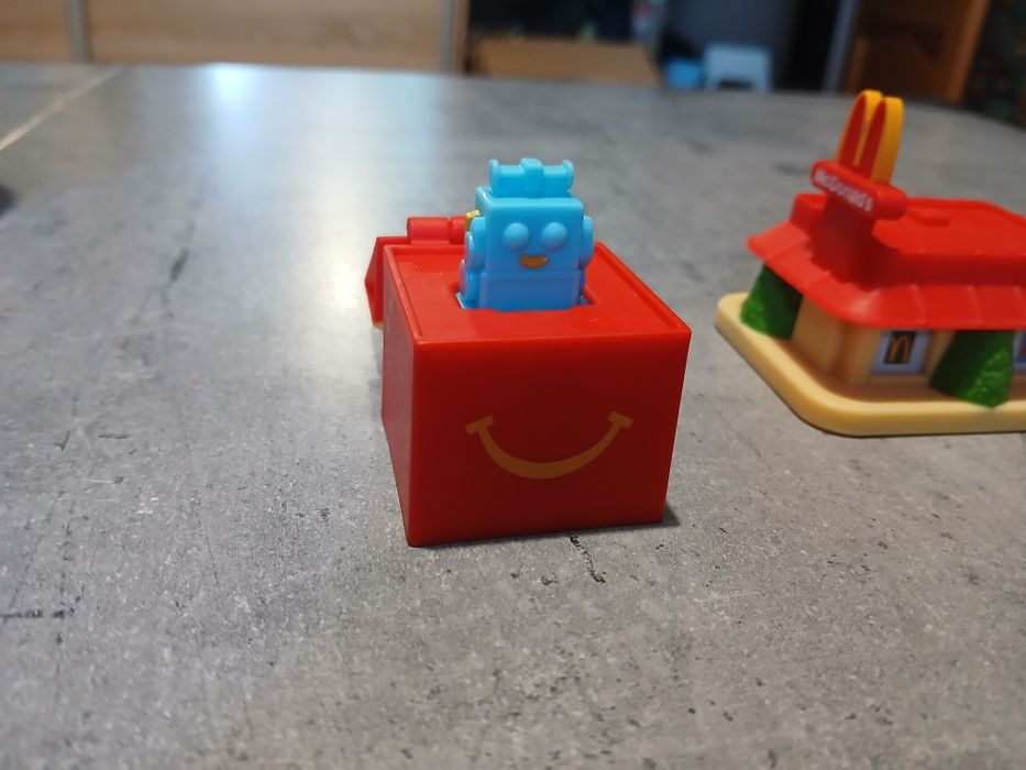 Figurki McDonalds  4 sztuki Little McDonalds  Happy Meal