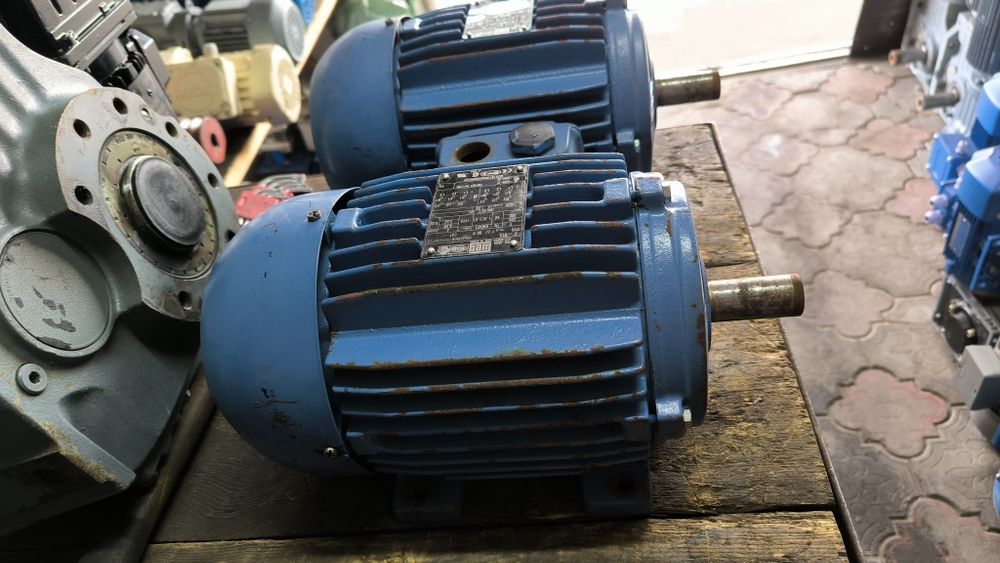 1,5 квт 1500 об. Електродвигун Weg. Электродвигатель