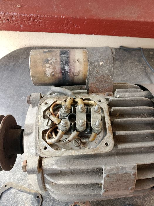 Silnik elektryczny  220V 8A