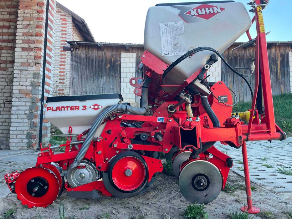 Siewnik punktowy do kukurydzy 4 rzędowy Kuhn Planter 3m