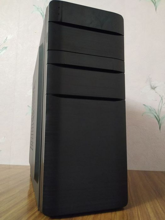 Core2quad q9300/8gb ddr2/512video/320 gb hdd + монітор