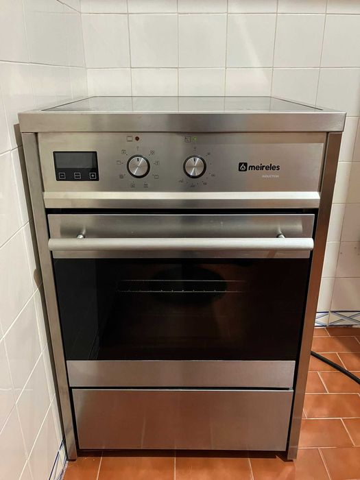 Fogão compacto placa indução e forno elétrico