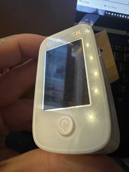 Pulsometr  napalcowy Oximetr