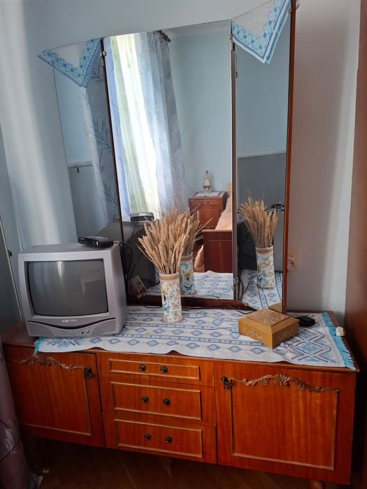 Стінка у вітальню