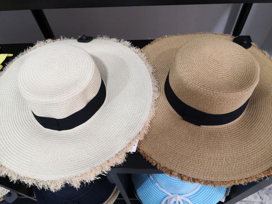 Modelos de TOP em chapéus