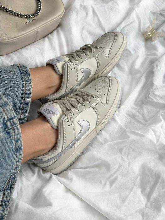 Кросівки Nike SB Dunk Low Beige Grey Silver Swoosh жіночі бежеві з сріблястим Найк Данк шкіряні демісезонні | Женские кроссовки Данки 36 37 38 39 40