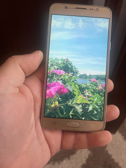 Продам ihone 8+ 64Gb